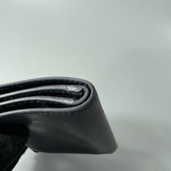 Authentic Vintage Gucci Dark Blue Soft Leather Bi-fold Wallet - Picture 15 of 16